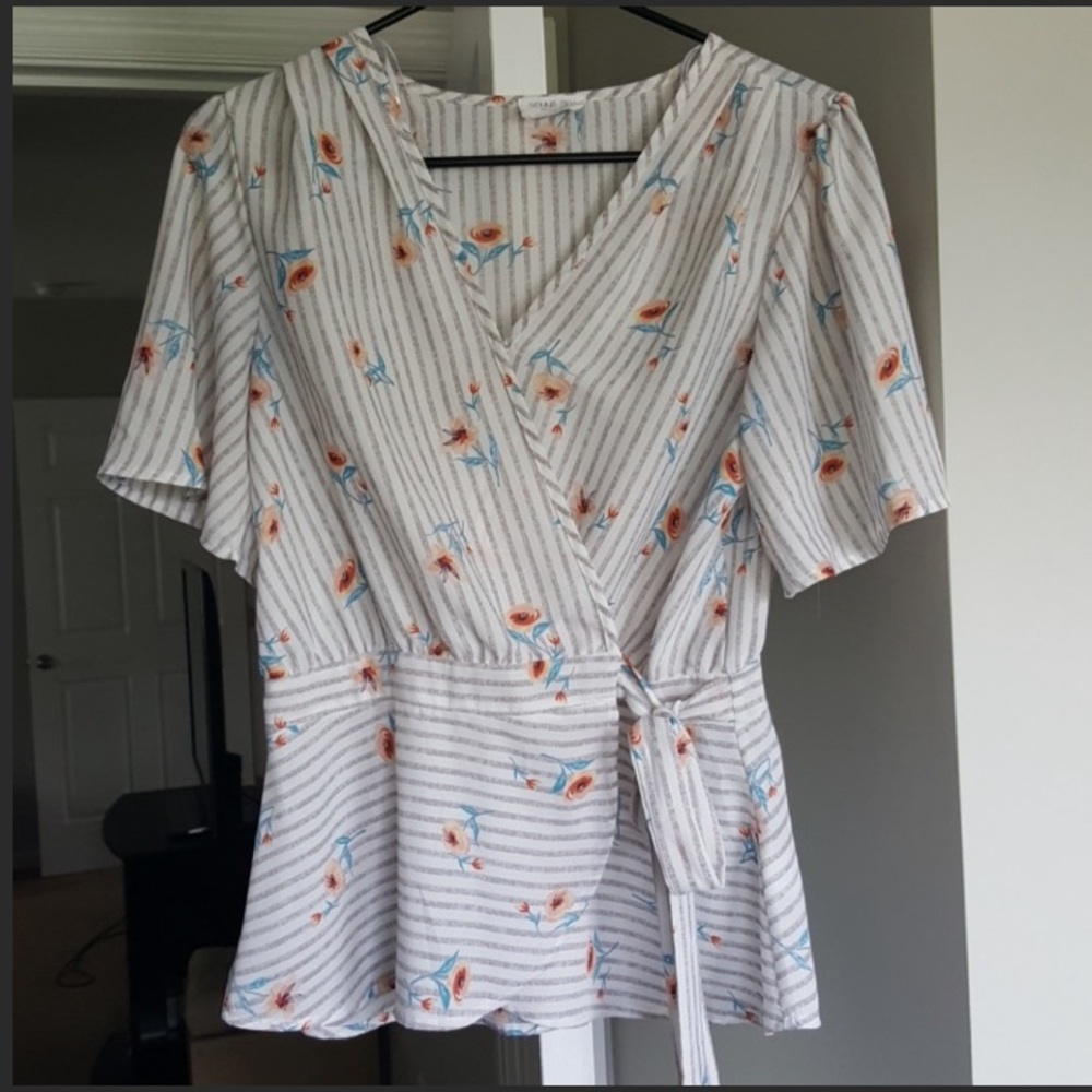 NWOT BLOUSE WRAP TIE